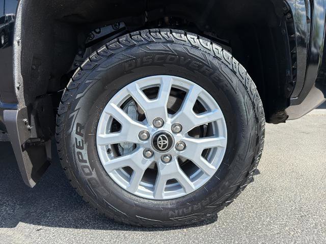 Used 2025 Toyota Tacoma SR5 AWD/4WD image 6