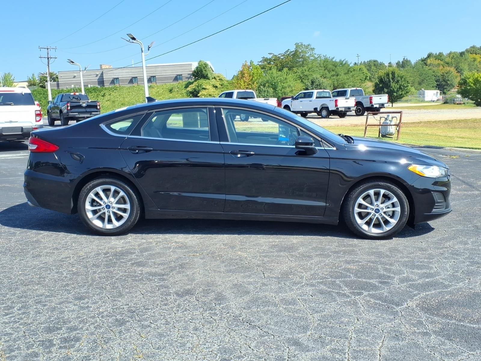 Certified 2020 Ford Fusion SE FWD image 9