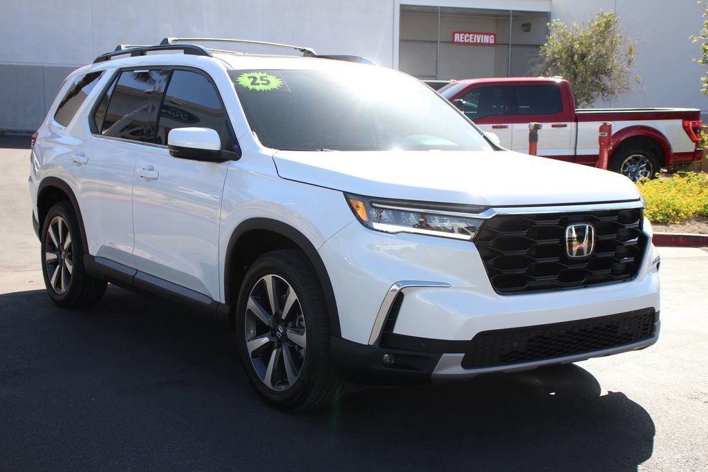 Used 2025 Honda Pilot Touring image 10
