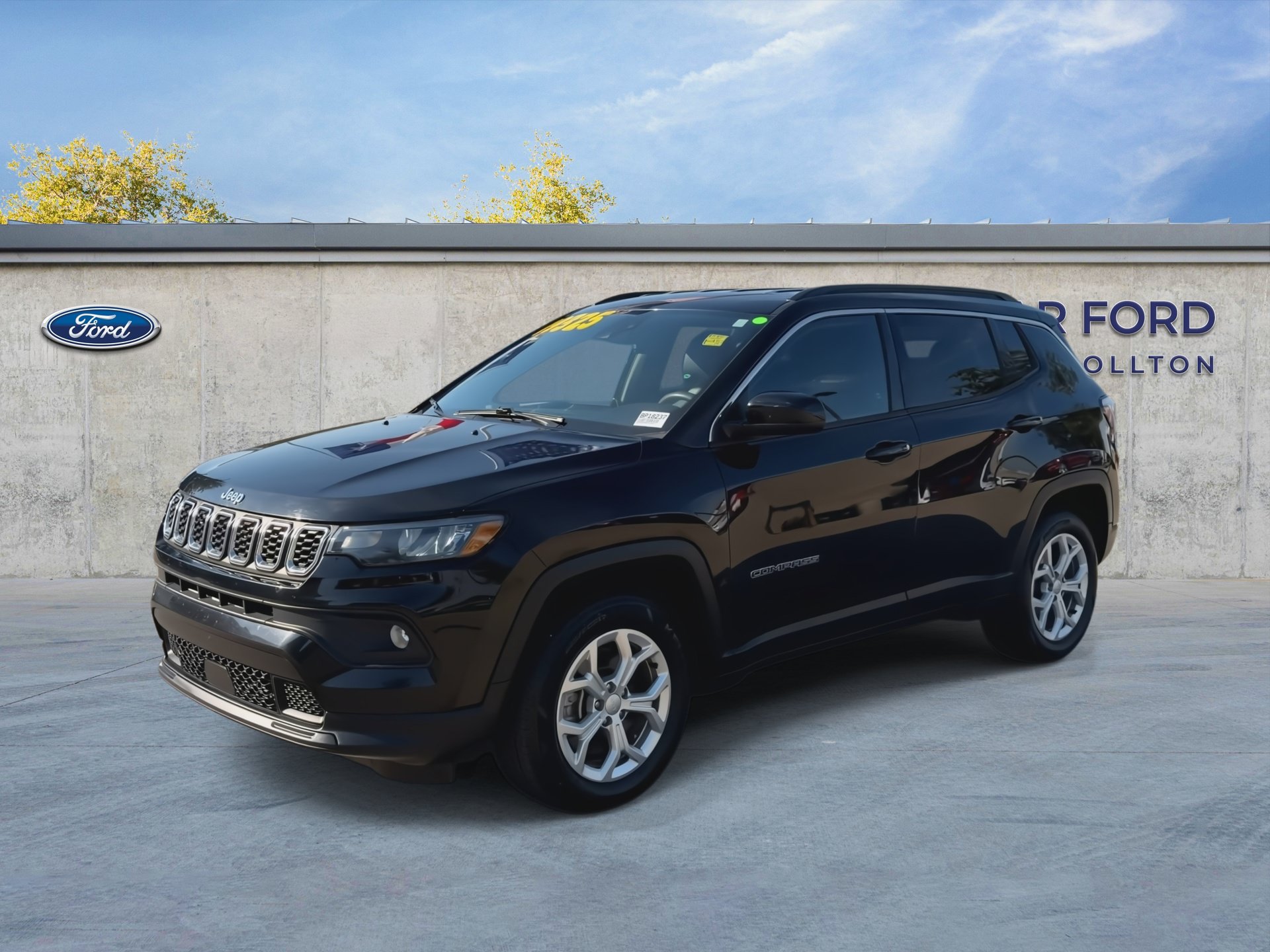 Used 2024 Jeep Compass Latitude AWD/4WD image 4