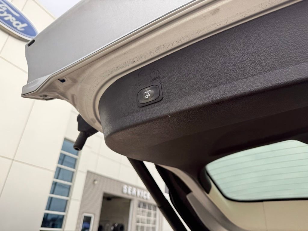 Certified 2019 Ford Escape SEL image 19