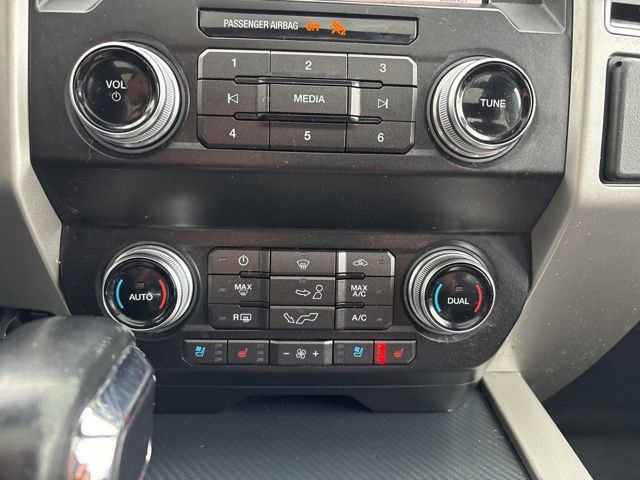 Certified 2019 Ford F150 Lariat w/ Equipment Group 502A Luxury image 24