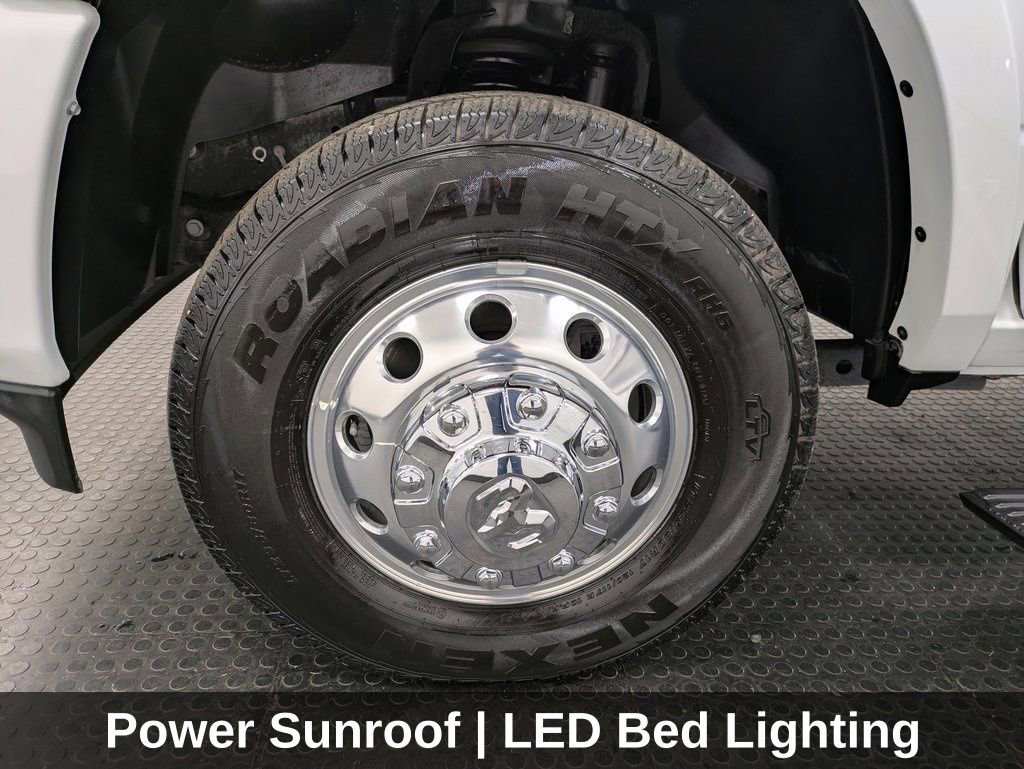 Used 2025 RAM 3500 Limited AWD/4WD image 9