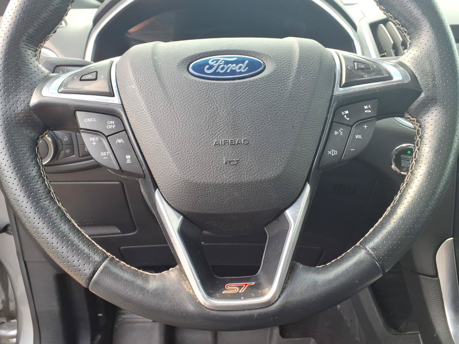 Certified 2020 Ford Edge ST w/ Cold Weather Package AWD/4WD image 18