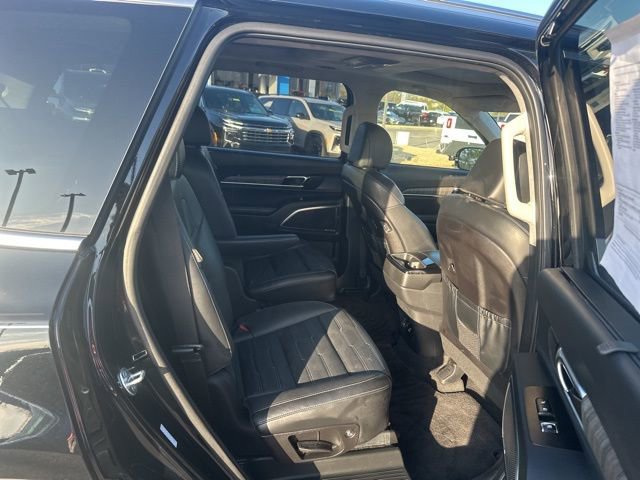Used 2024 Kia Telluride SX Prestige w/ Towing Package AWD/4WD image 32