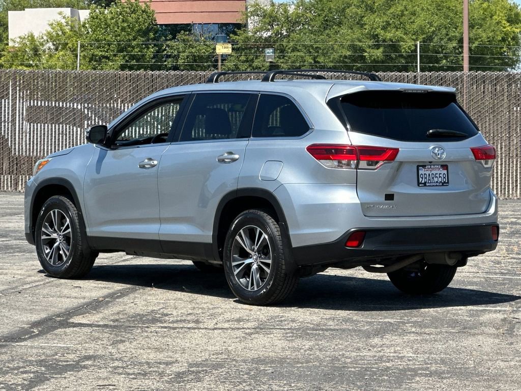 Used 2019 Toyota Highlander LE FWD image 5