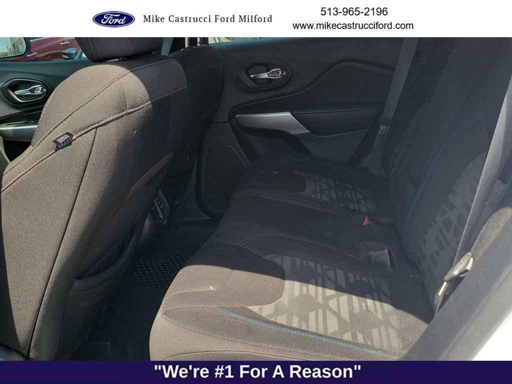 Used 2020 Jeep Cherokee Latitude AWD/4WD image 26