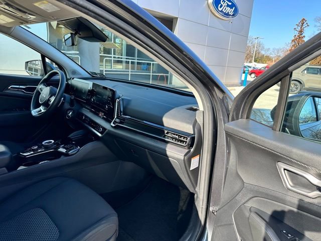 Used 2023 Kia Sportage LX image 64