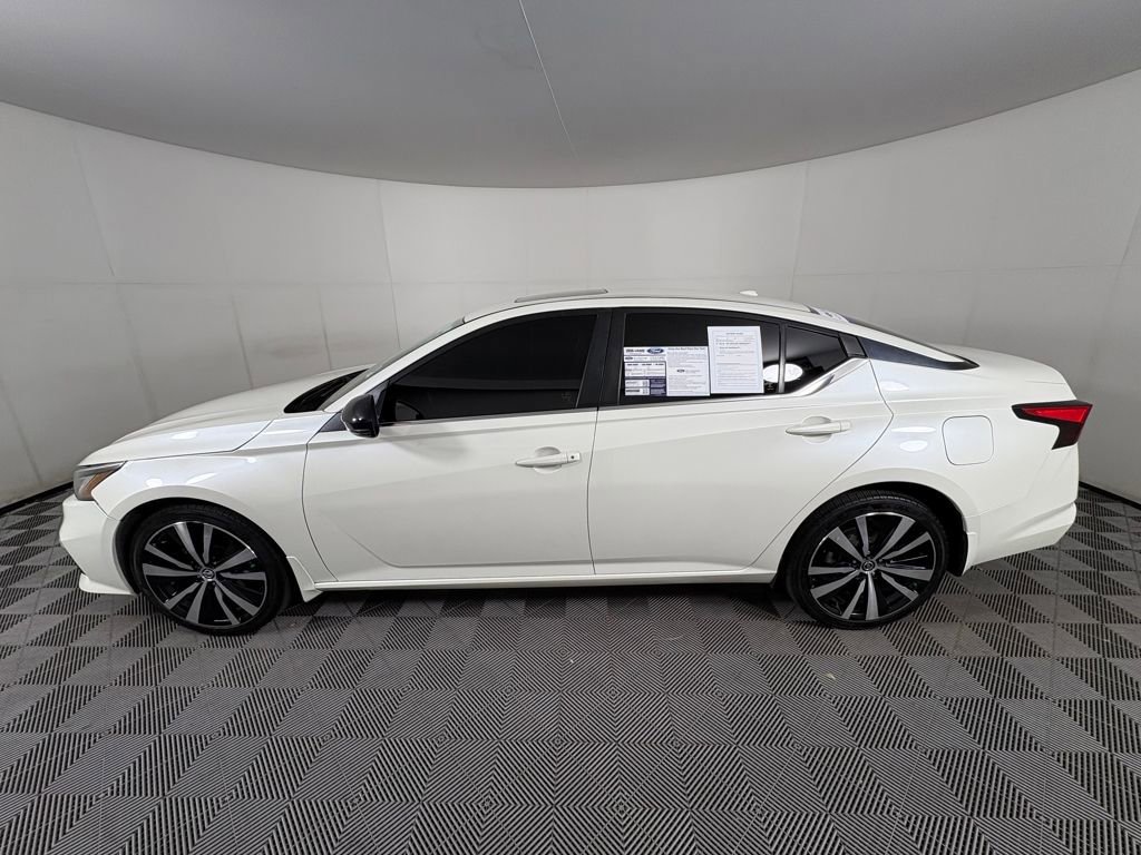 Used 2020 Nissan Altima 2.5 SR w/ Premium Package image 2