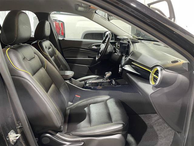 Used 2025 Chevrolet Trax ACTIV w/ Driver Confidence Package FWD image 19