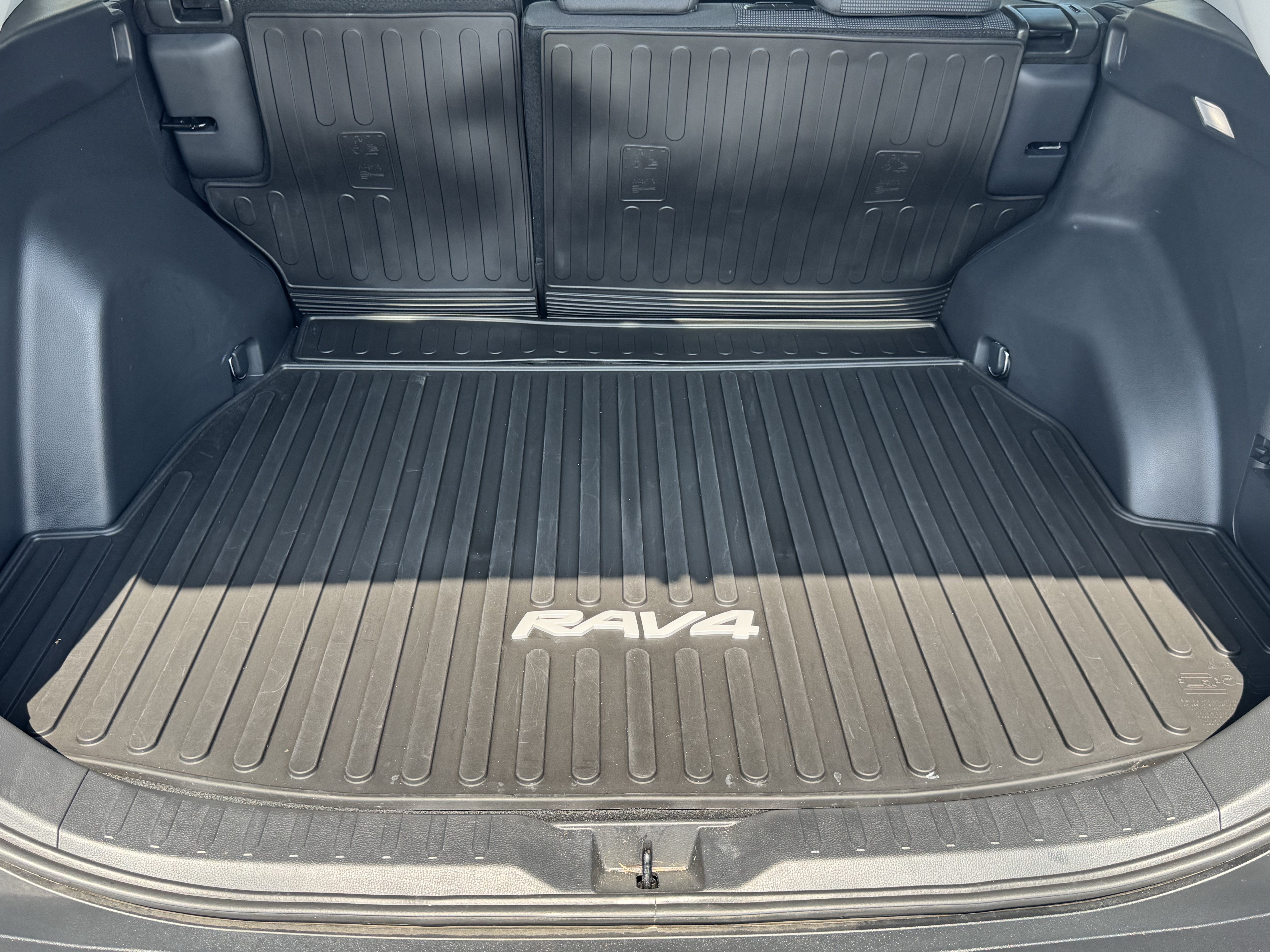Used 2024 Toyota RAV4 LE FWD image 19