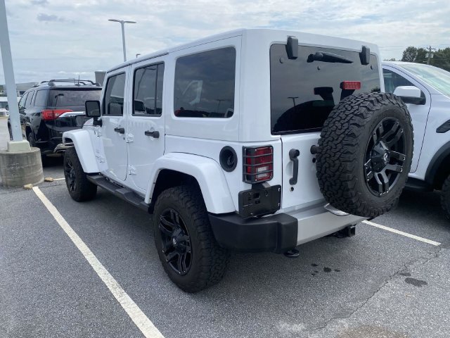 Used 2017 Jeep Wrangler Unlimited Sahara w/ Max Tow Package AWD/4WD image 5
