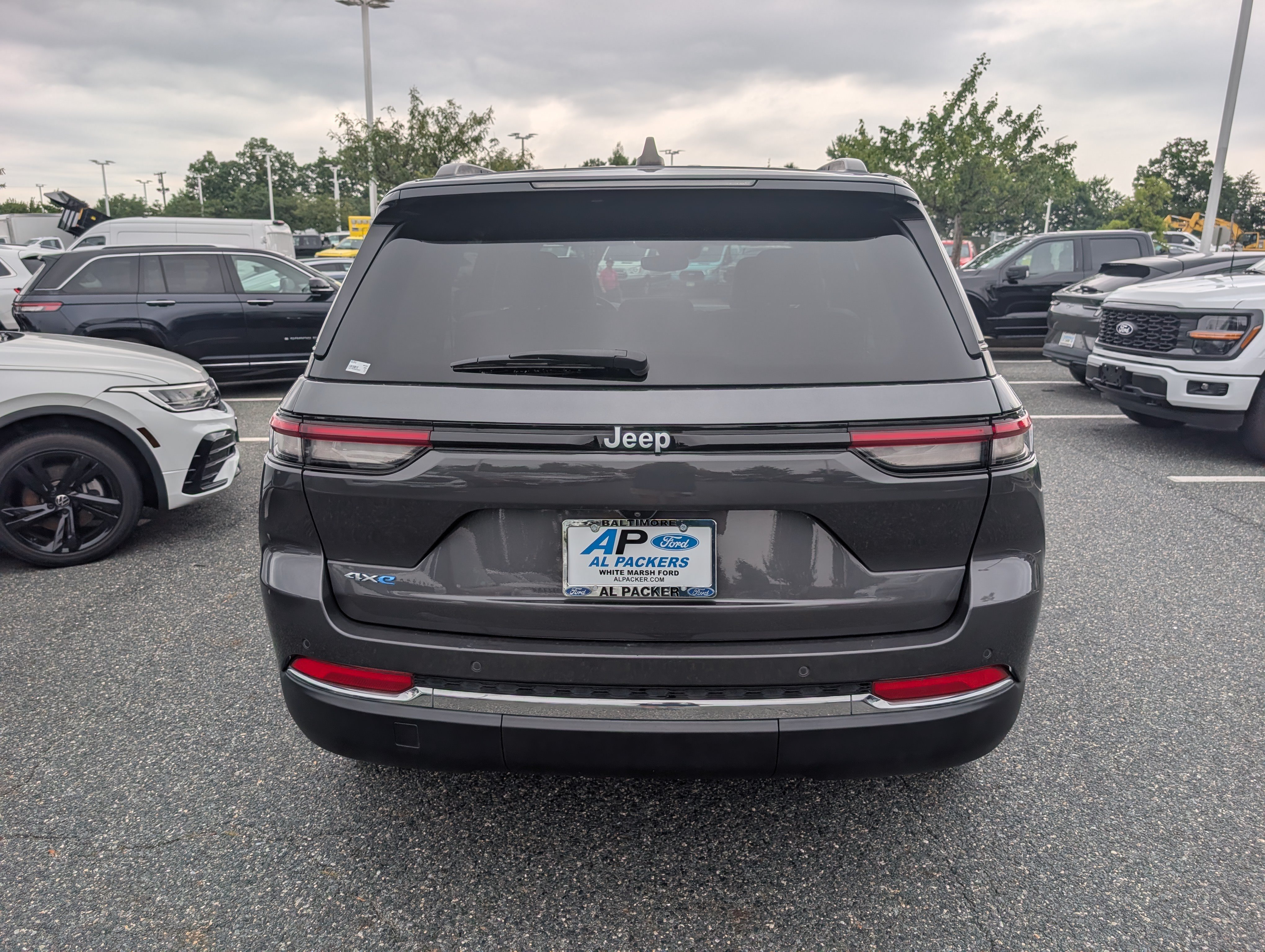 Used 2024 Jeep Grand Cherokee Limited 4xe AWD/4WD image 4