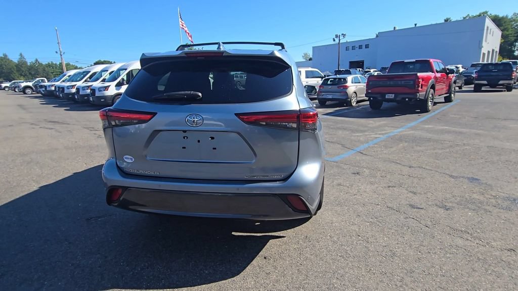 Used 2020 Toyota Highlander Limited AWD/4WD image 19