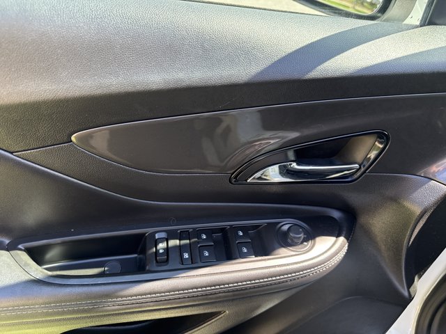 Used 2020 Buick Encore Preferred FWD image 12