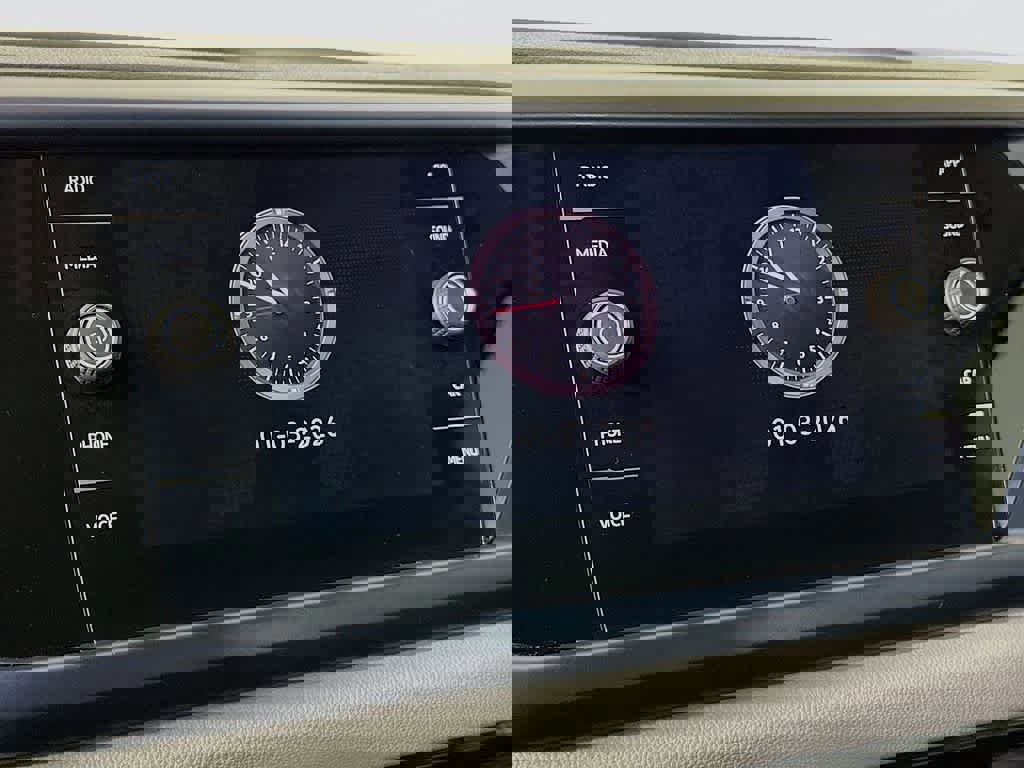 Used 2022 Volkswagen Taos SE w/ Panoramic Sunroof Package image 20