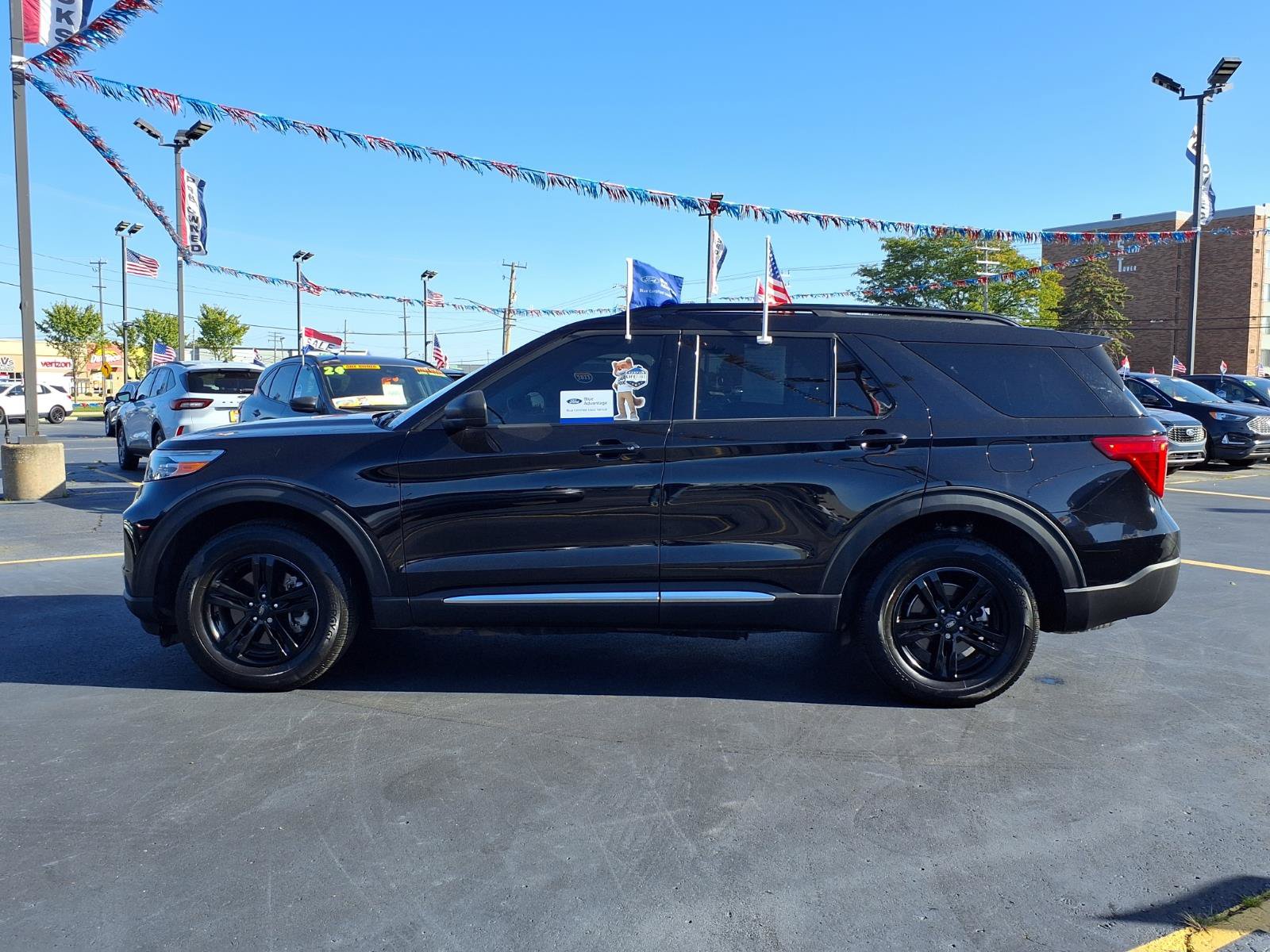 Certified 2023 Ford Explorer XLT w/ Equipment Group 202A AWD/4WD image 24