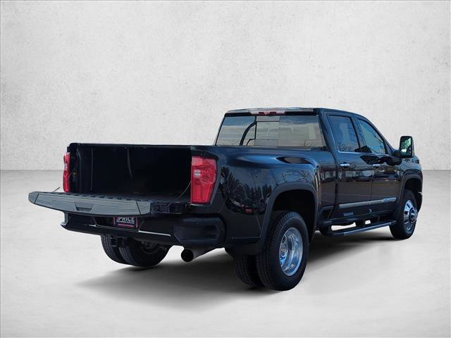 Used 2024 Chevrolet Silverado 3500 High Country w/ High Country Premium Package image 5