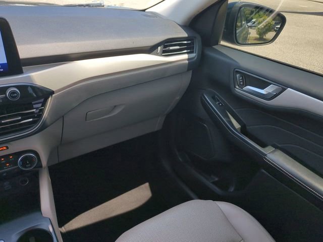 Certified 2022 Ford Escape SEL FWD image 17