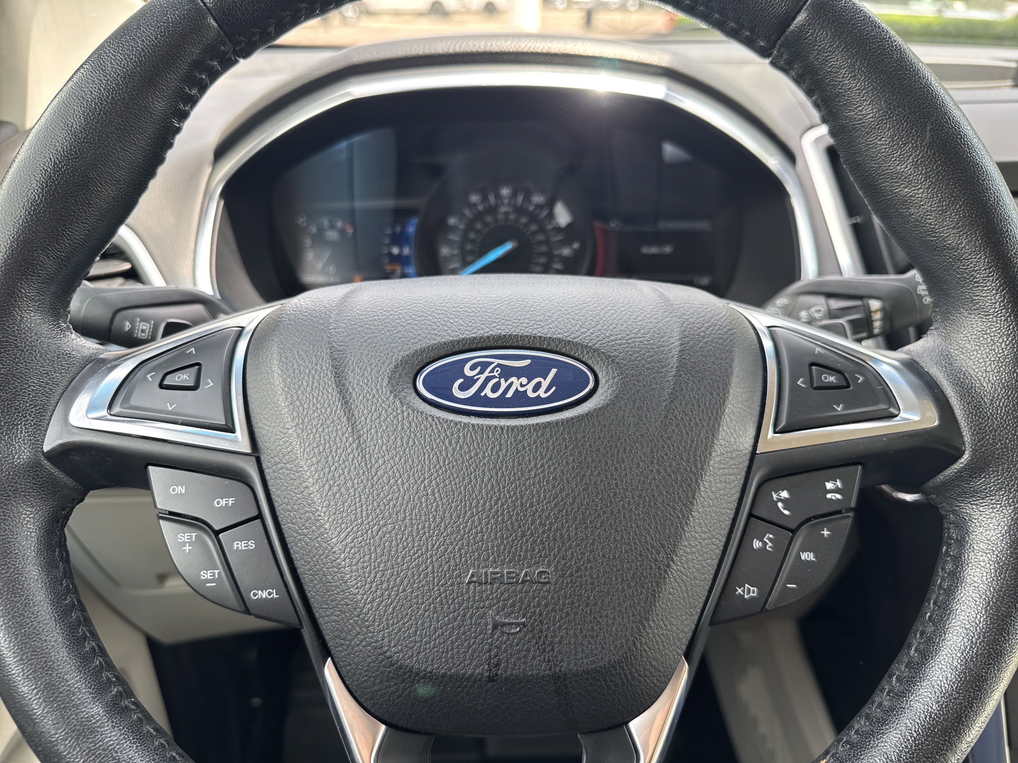 Certified 2020 Ford Edge Titanium w/ Cold Weather Package AWD/4WD image 16