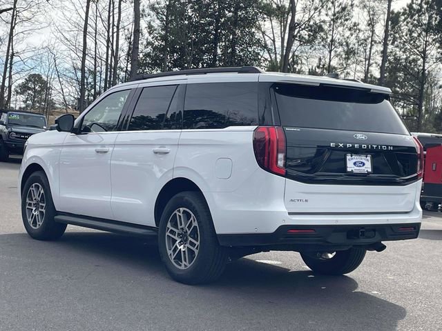 Certified 2025 Ford Expedition Active image 3