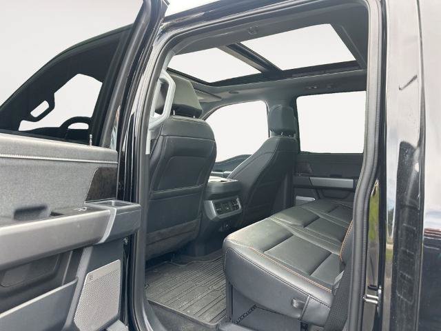 Certified 2025 Ford F250 Lariat w/ Lariat Ultimate Package AWD/4WD image 32