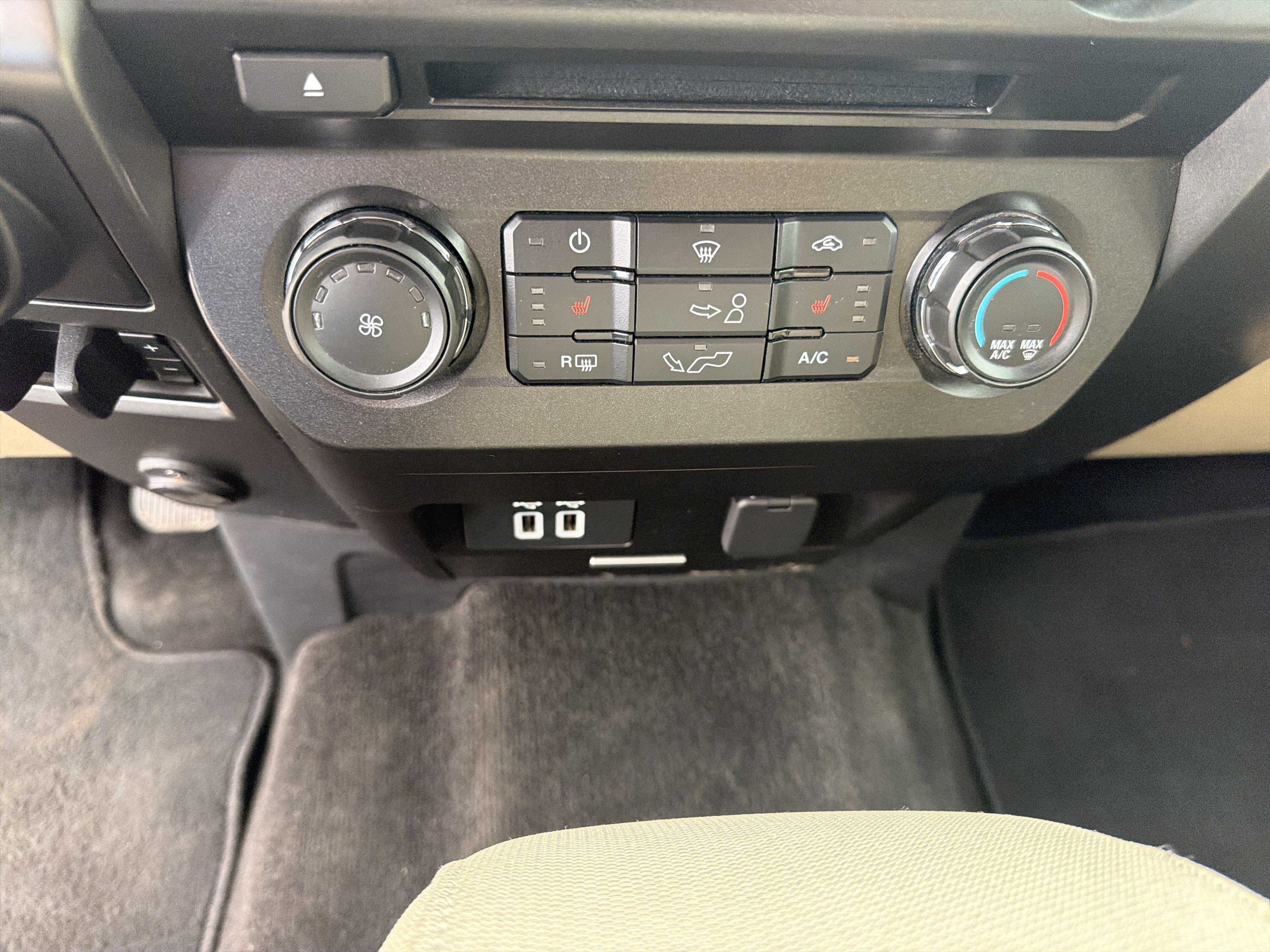 Certified 2018 Ford F150 XLT w/ Equipment Group 302A Luxury AWD/4WD image 39