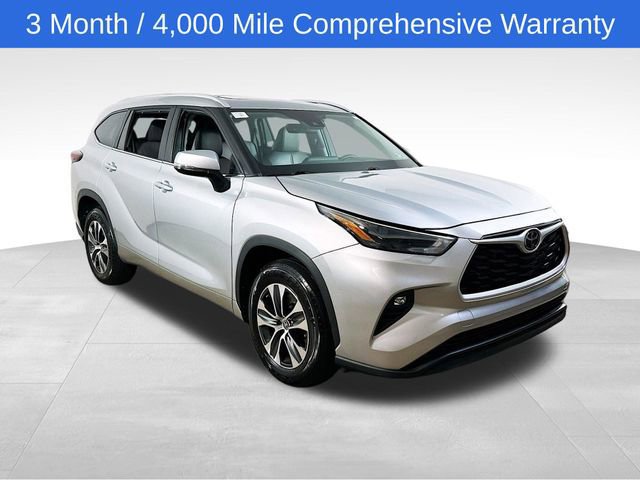 Used 2024 Toyota Highlander XLE FWD image 5