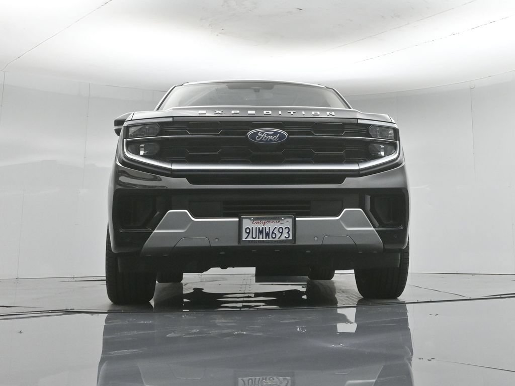 Certified 2025 Ford Expedition Max Platinum w/ Driver's Package AWD/4WD image 52