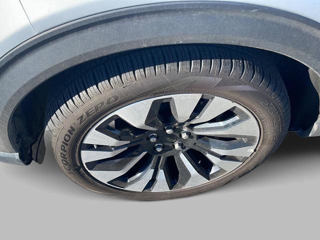 Certified 2025 Ford Explorer Platinum w/ LUX Leather Package image 4