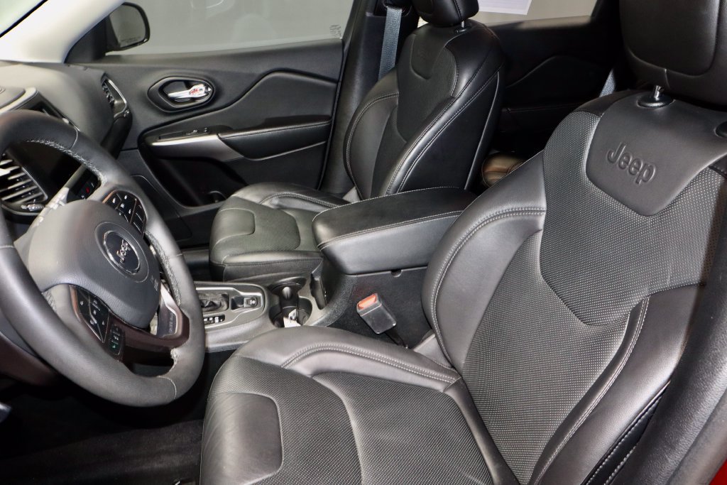 Used 2021 Jeep Cherokee Latitude Lux w/ Sun & Sound Group AWD/4WD image 24