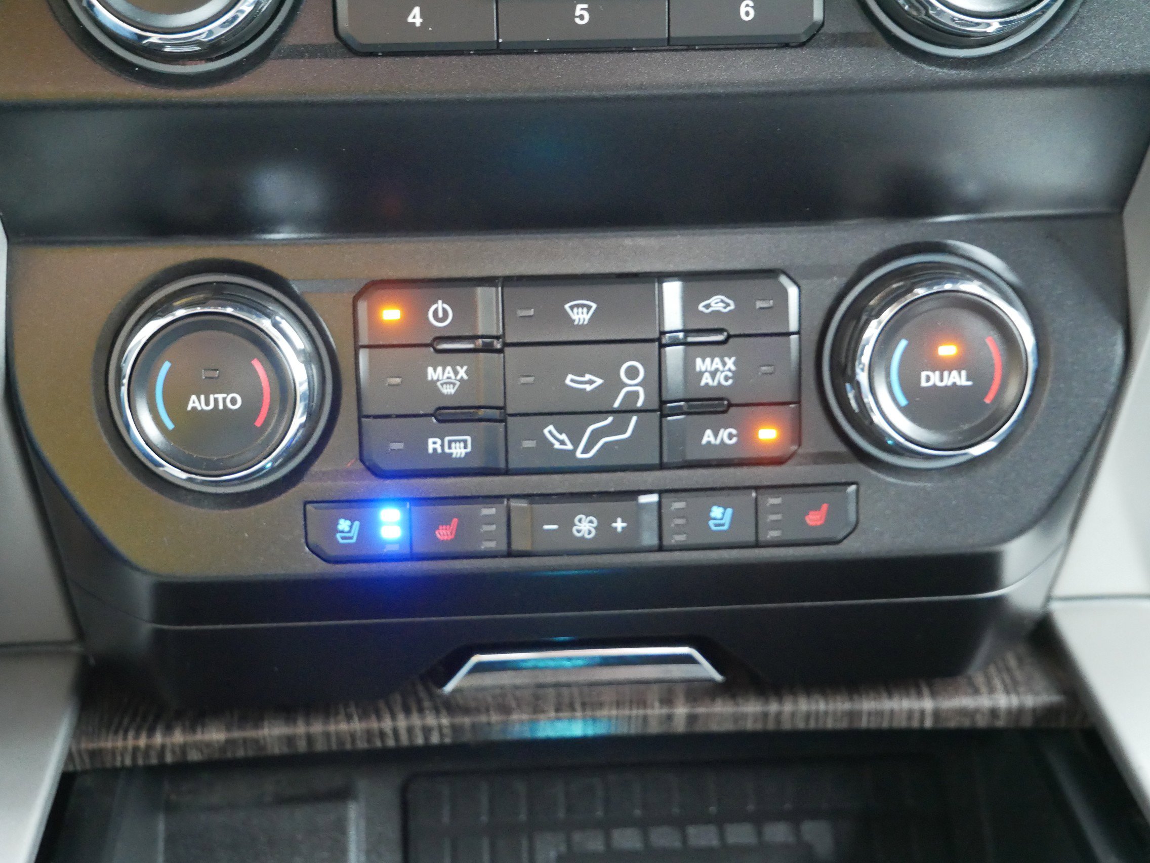 Certified 2020 Ford F350 Lariat w/ Lariat Ultimate Package AWD/4WD image 14