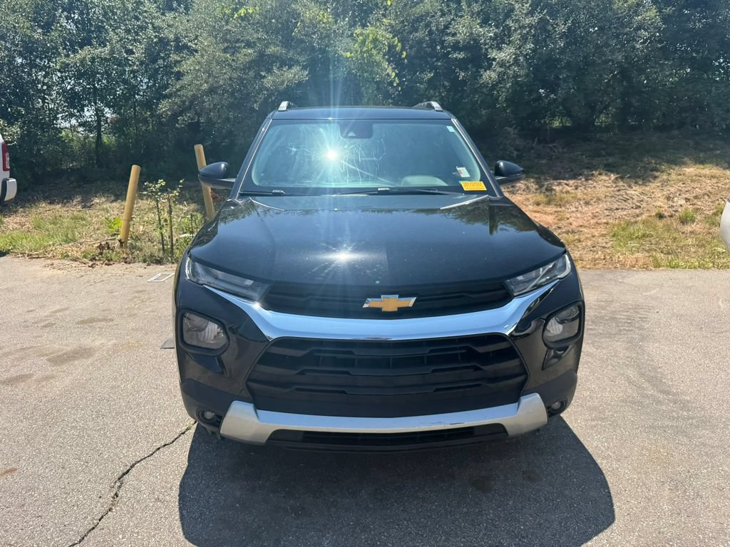 Used 2021 Chevrolet TrailBlazer LT w/ Convenience Package FWD image 2