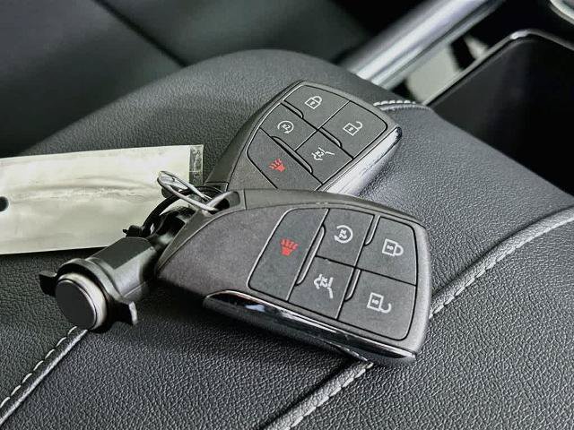 Used 2026 Chevrolet Traverse LT w/ Midnight/Sport Edition FWD image 22
