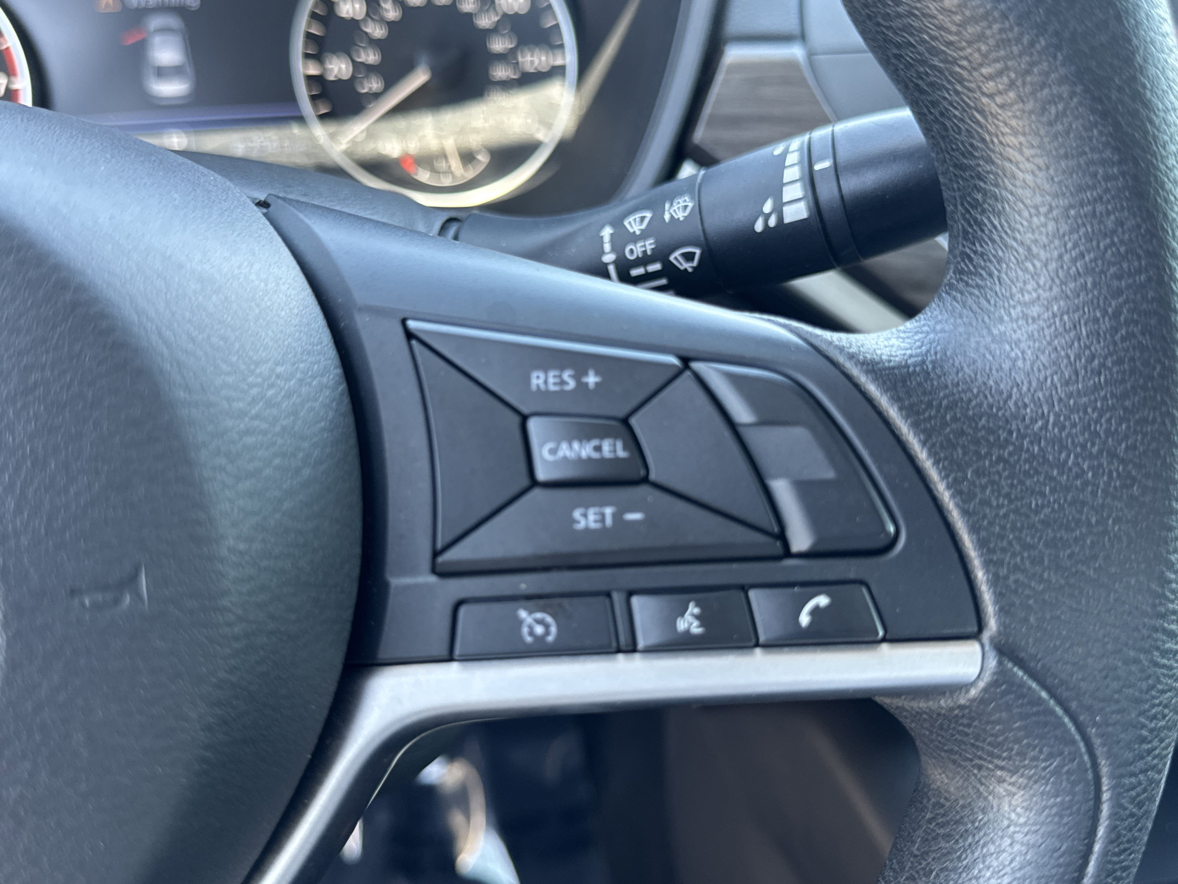 Used 2024 Nissan Altima 2.5 SV FWD image 32