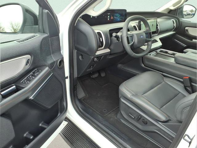 Certified 2025 Ford Expedition Active AWD/4WD image 9