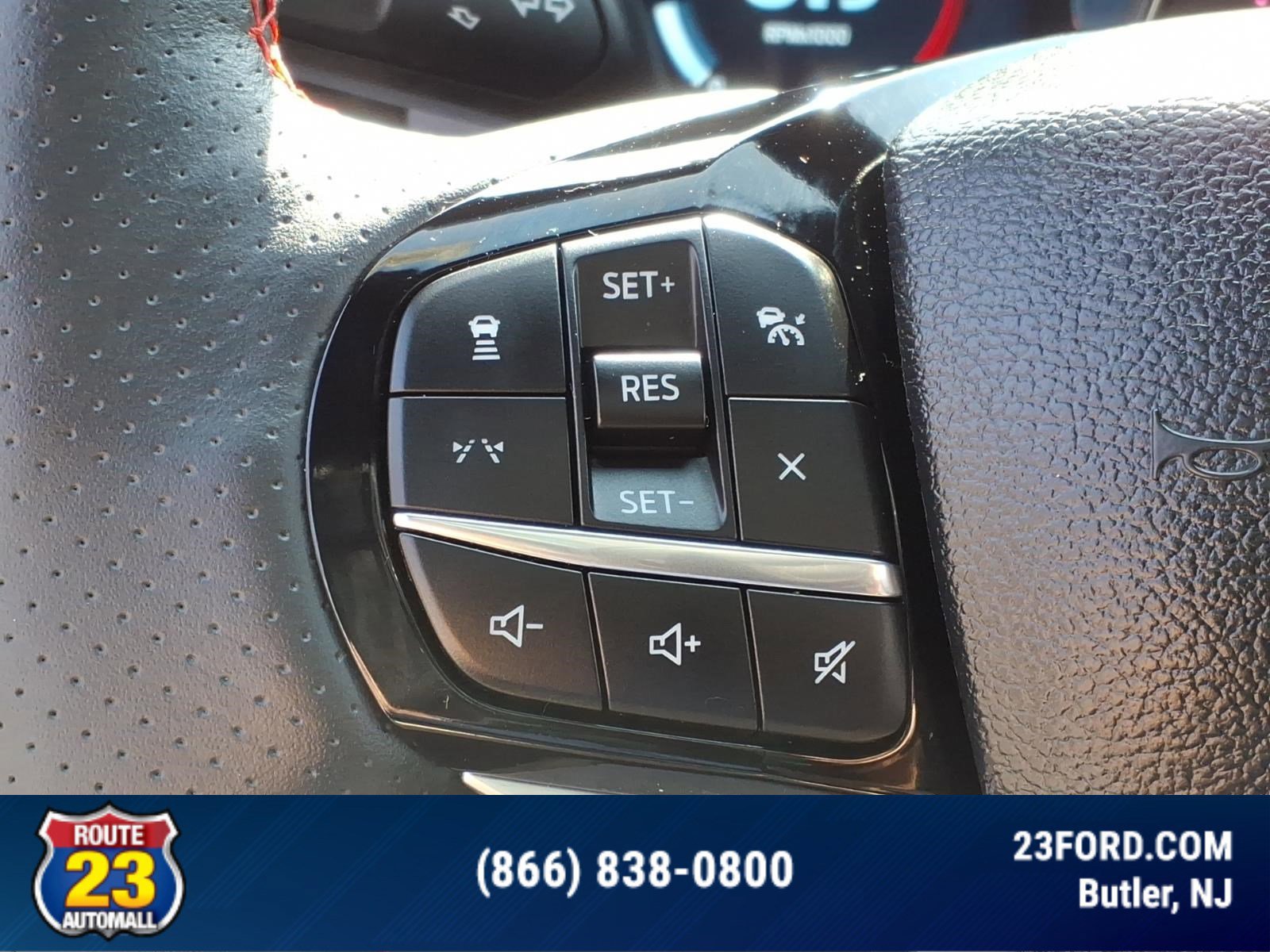 Certified 2025 Ford Explorer ST-Line w/ Premium Package AWD/4WD image 13