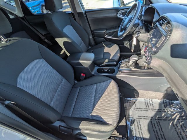 Used 2024 Kia Soul LX w/ Option Group 015 FWD image 25