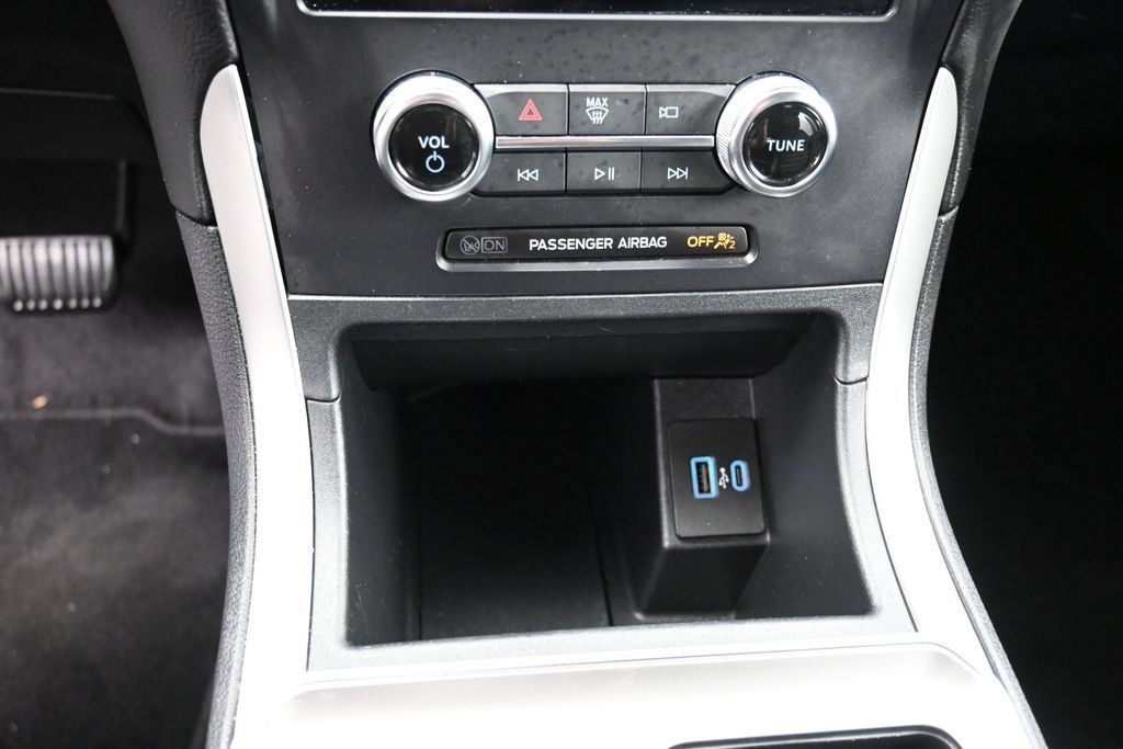 Certified 2024 Ford Edge SEL AWD/4WD image 3