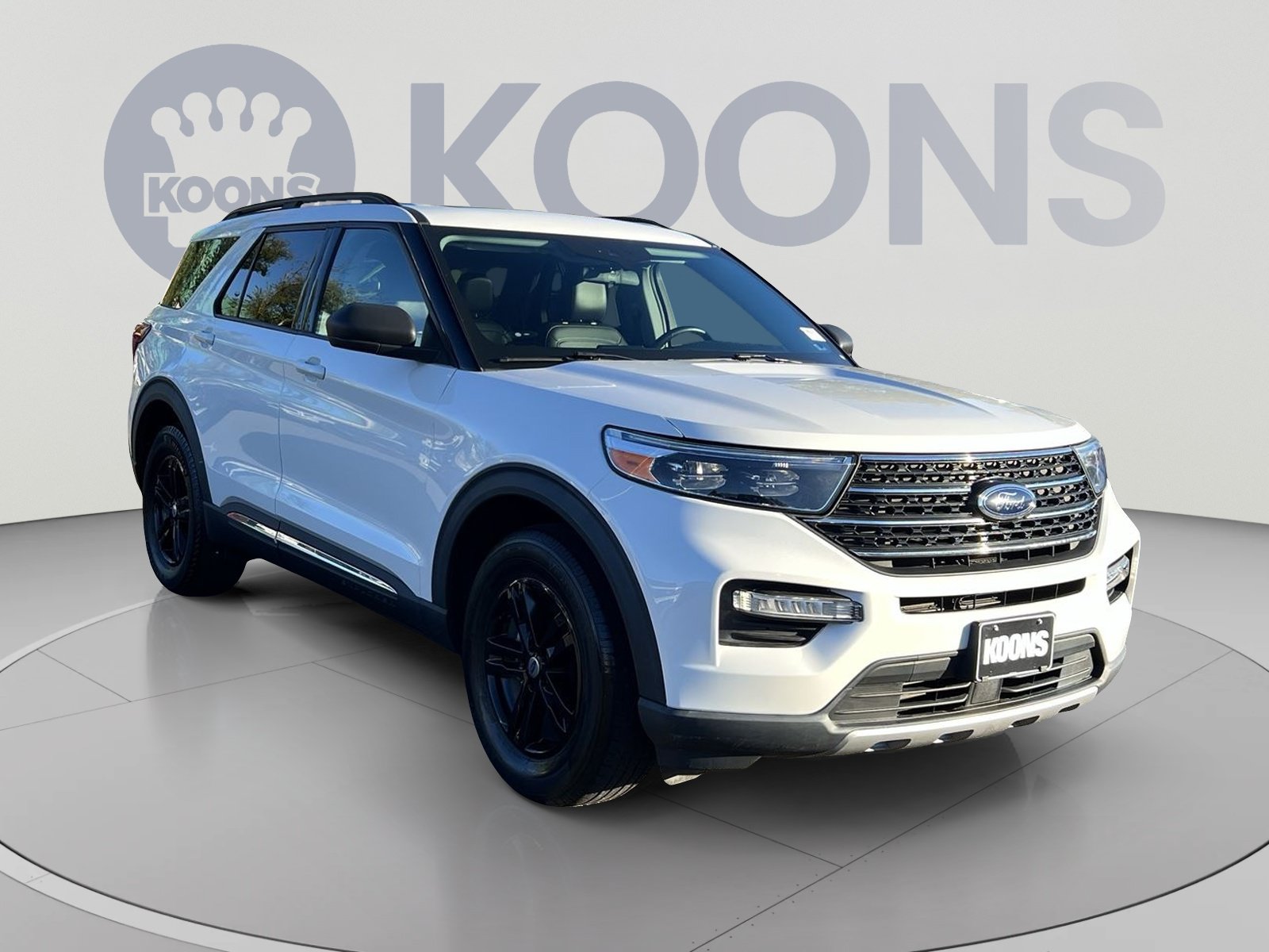 Certified 2022 Ford Explorer XLT w/ Equipment Group 202A AWD/4WD image 2