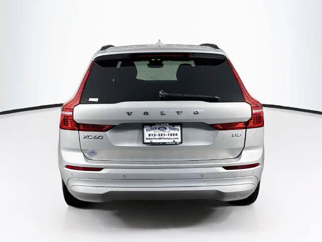 Used 2022 Volvo XC60 B5 Momentum w/ Advanced Package FWD image 5