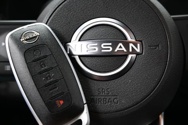 Used 2025 Nissan Pathfinder SV AWD/4WD image 31