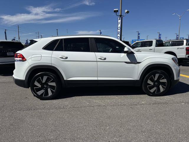 Used 2024 Volkswagen Atlas Cross Sport SE FWD image 4