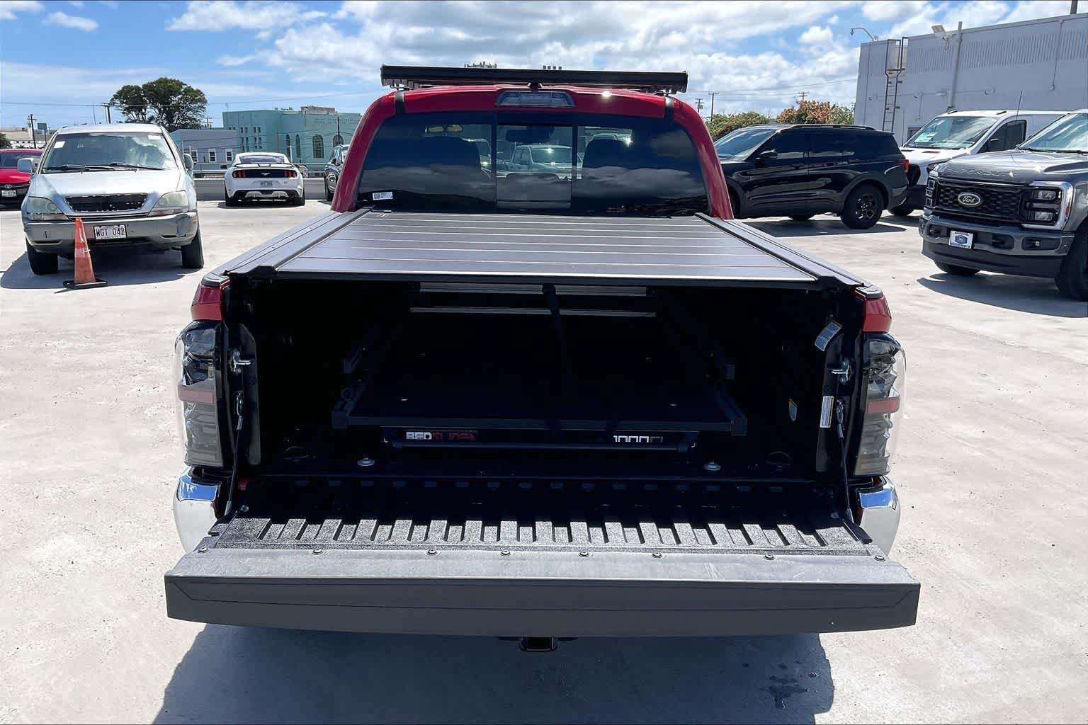 Used 2023 Toyota Tacoma TRD Off-Road w/ Black Out Package (TMS) AWD/4WD image 18