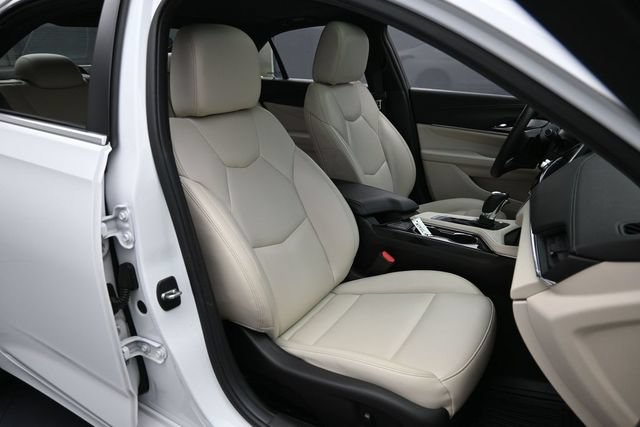 Used 2023 Cadillac CT4 Luxury w/ Sun And Sound Package RWD image 32