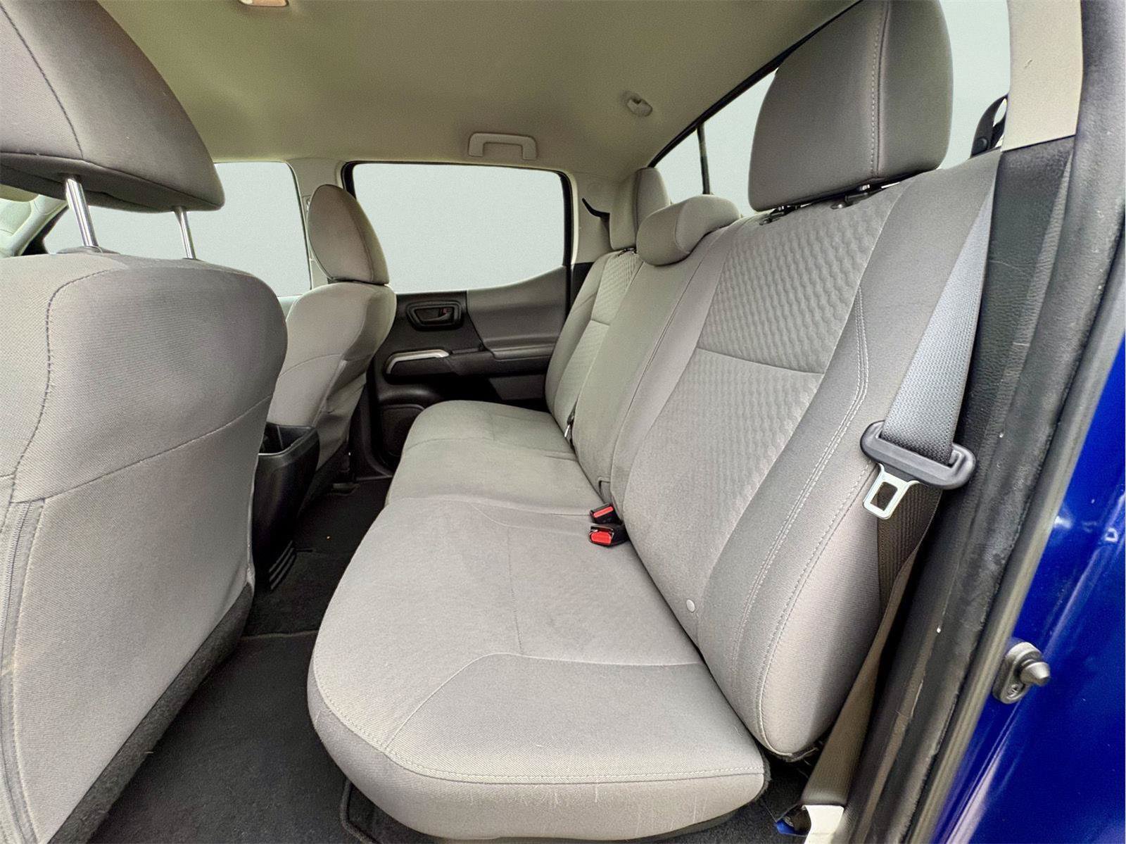 Used 2022 Toyota Tacoma SR5 RWD image 13