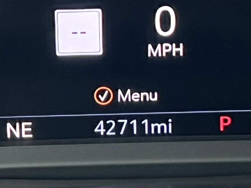 Used 2022 Chevrolet Silverado 1500 High Country w/ Technology Package image 16