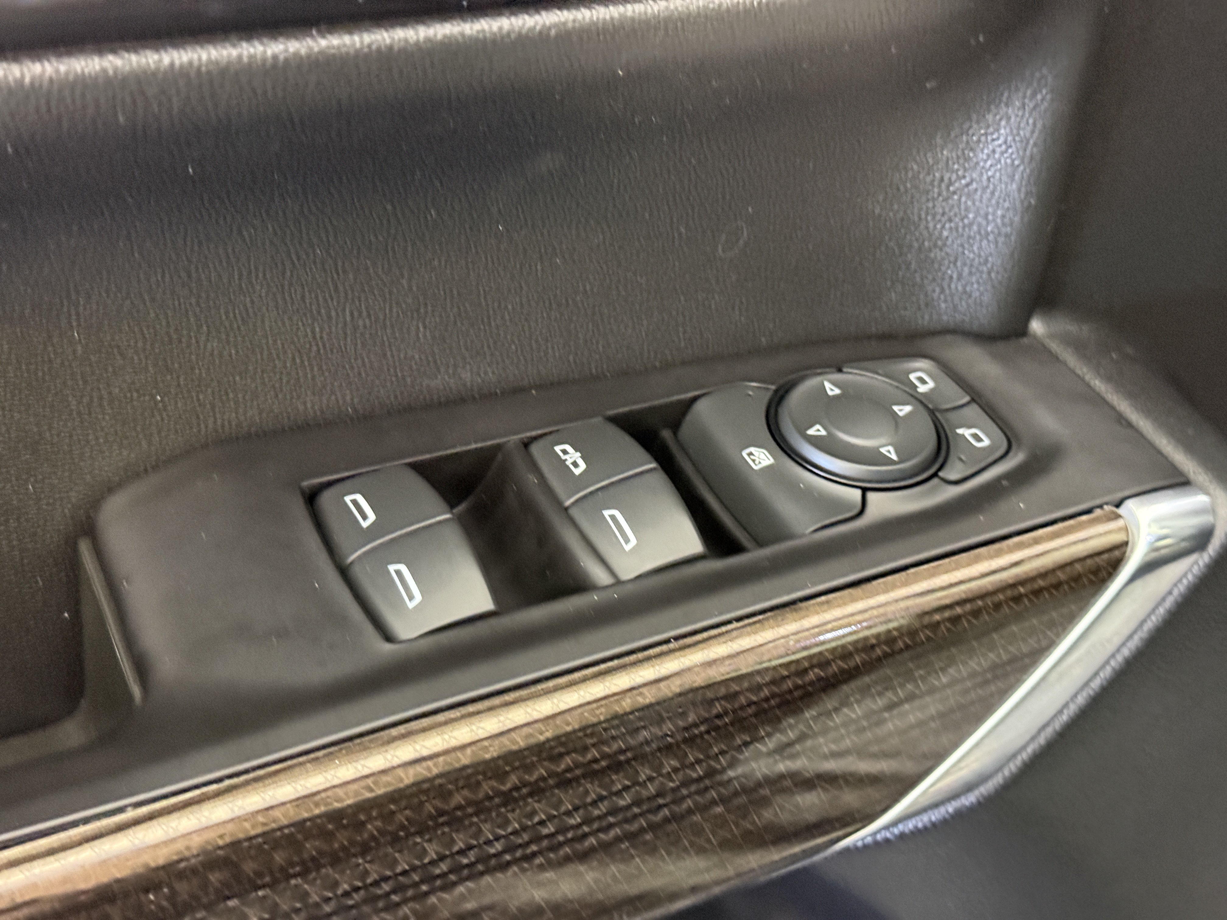 Used 2020 Chevrolet Silverado 1500 LT Trail Boss AWD/4WD image 14
