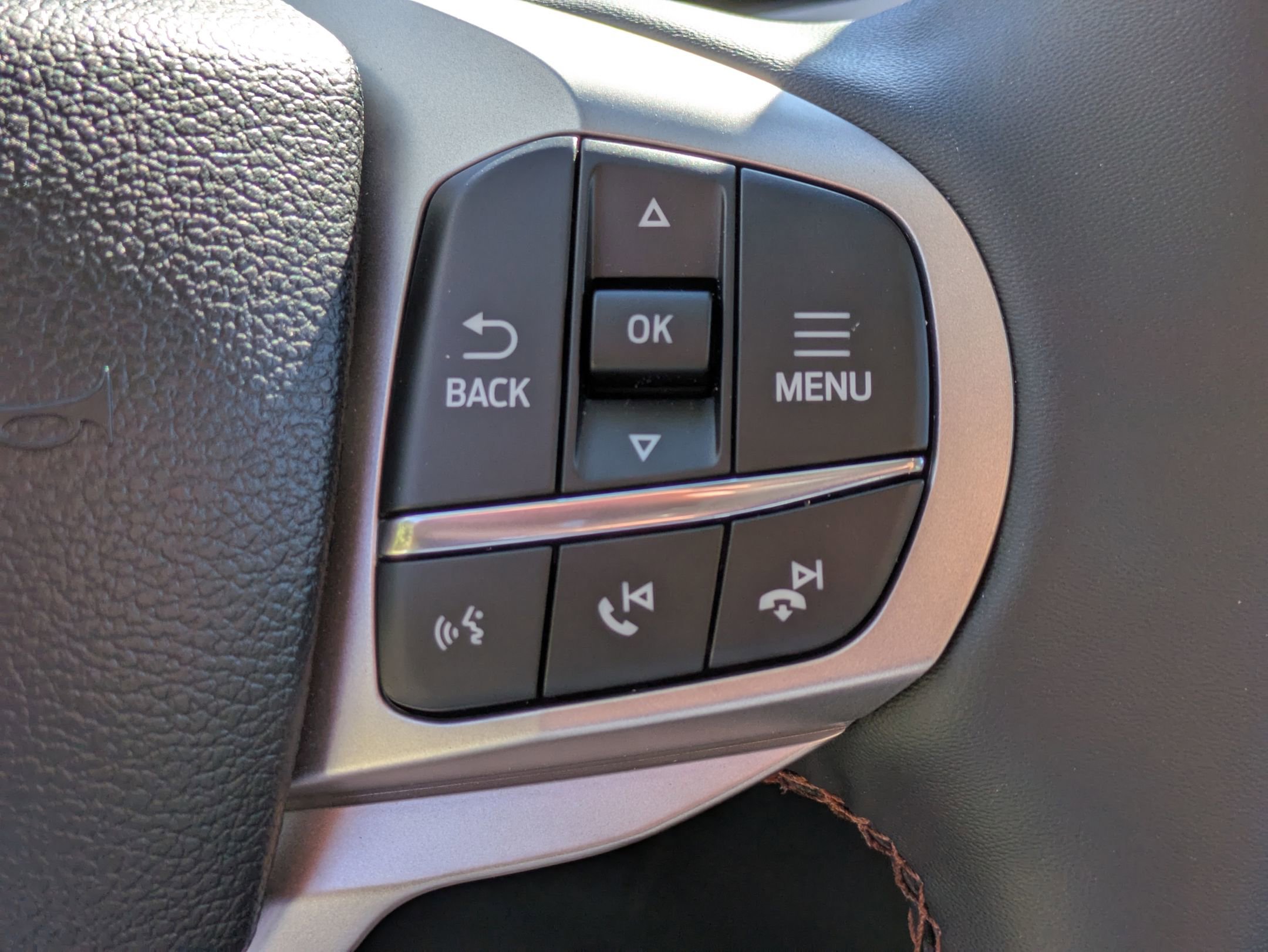 Certified 2025 Ford Explorer Active RWD image 18