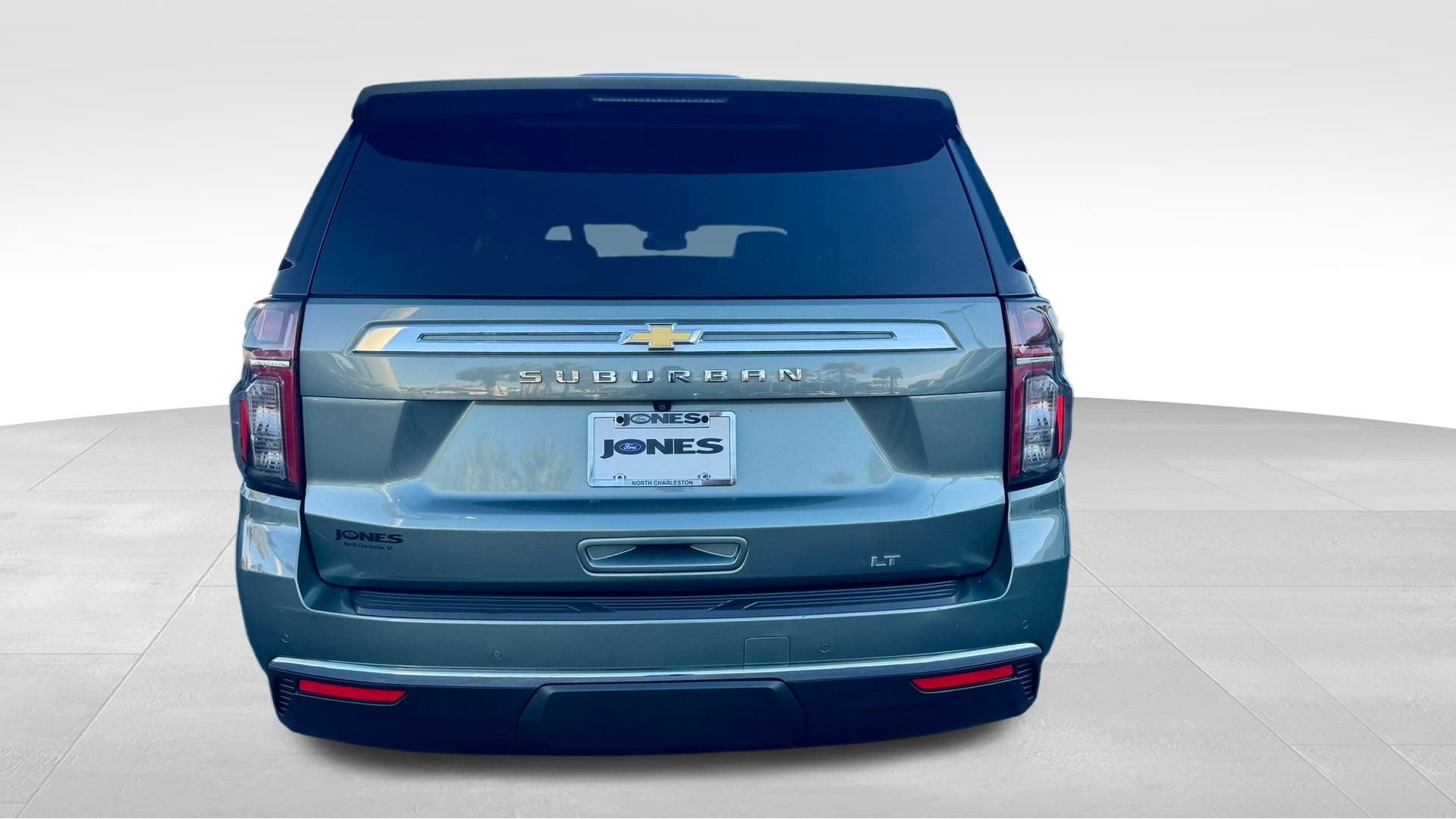 Used 2024 Chevrolet Suburban LT image 11